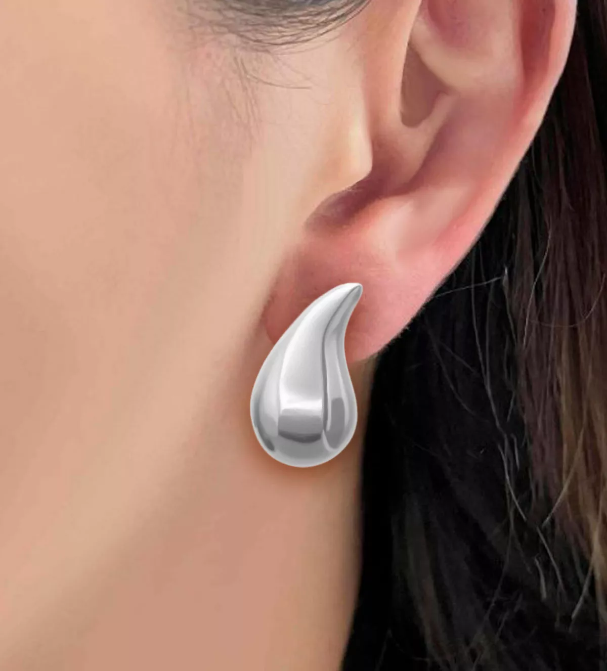 Pendientes de plata "Lágrimas de Plata" grandes pendientes de plata lagrimas de plata foto modelo femenino