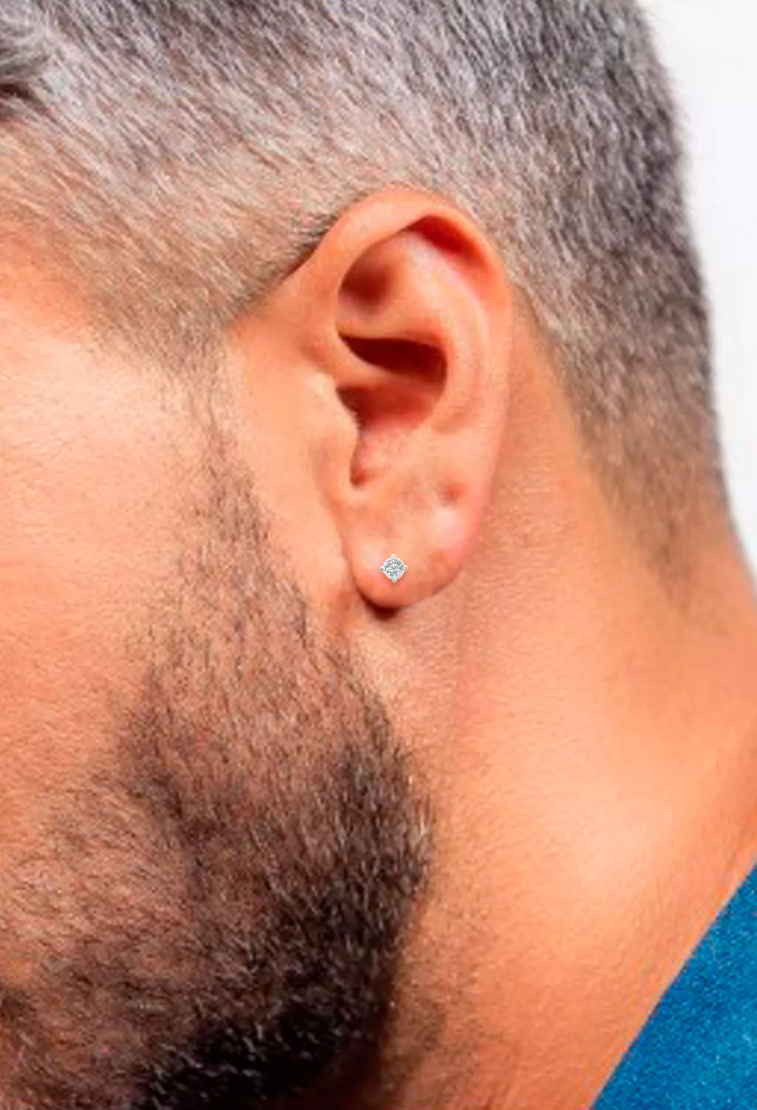 Pendientes de oro blanco 18k con diamantes "Chispas de Luz" pendientes de oro blanco con diamantes chispas de luz foto modelo hombre