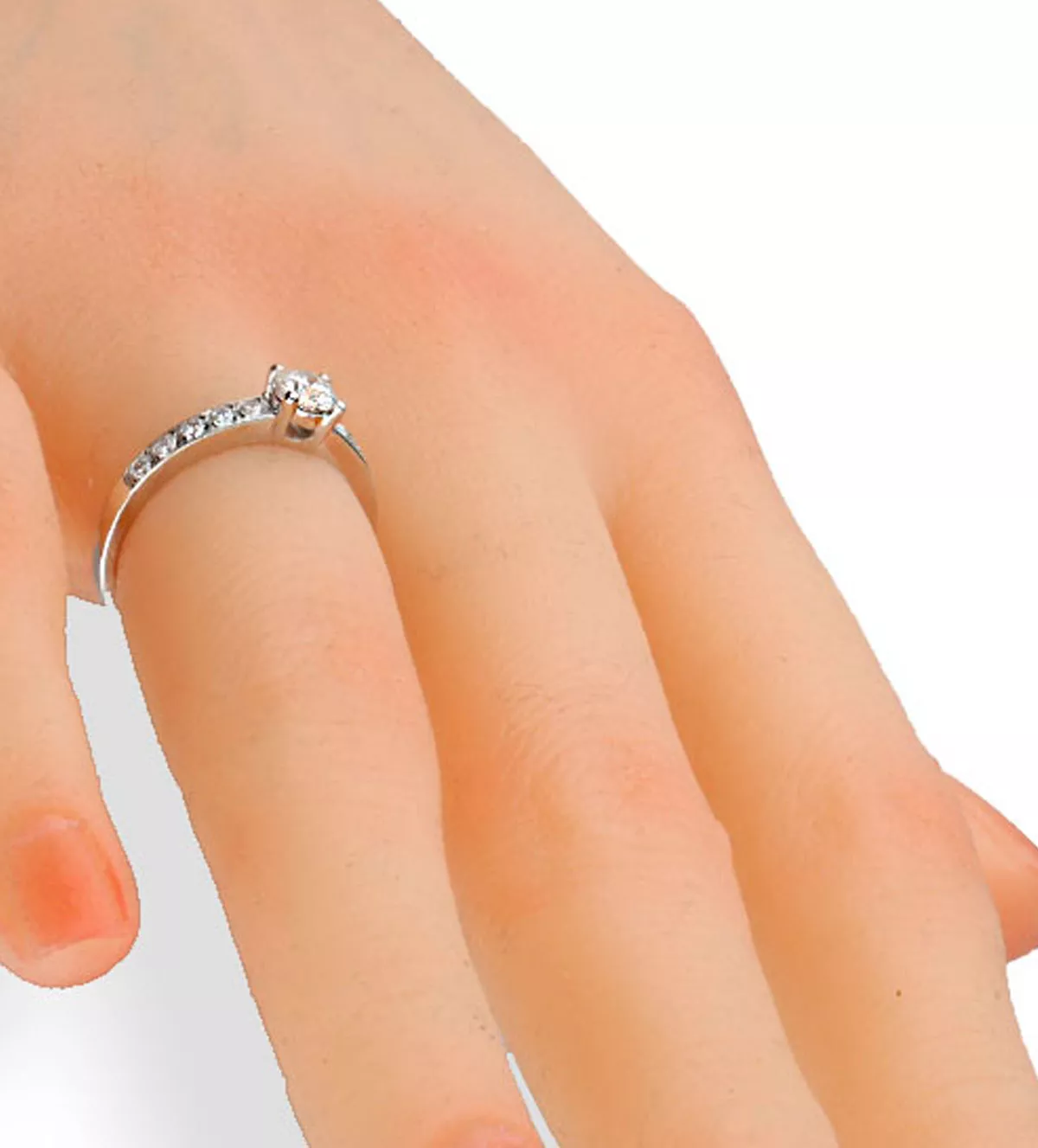 Anillo de compromiso oro blanco "Love Aura" anillo de compromiso oro blanco con diamantes Love Aura toma en mano maniqui