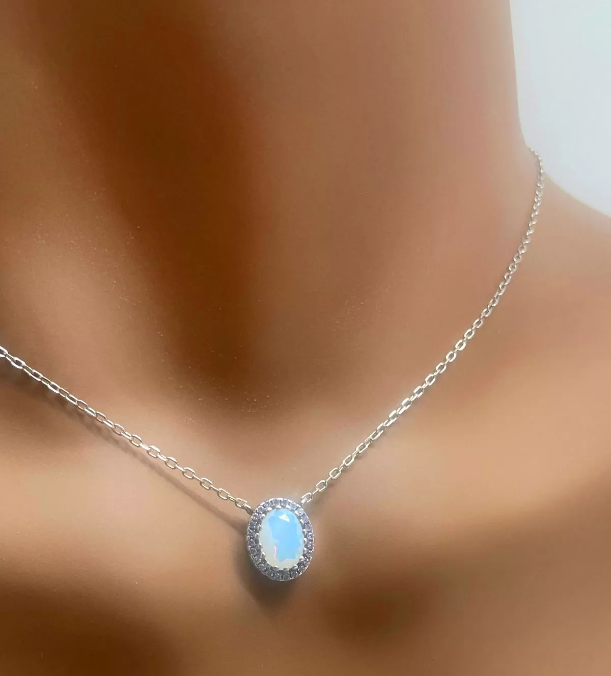 Gargantilla de plata Vapour "Alba" gargantilla de plata marca Vapour vista maniqui