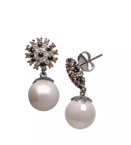 pendientes de plata marca Vapour perlas mavelinas y cristales checos toma frontal y lateral