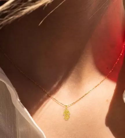 colgante de oro 9k niña en modelo