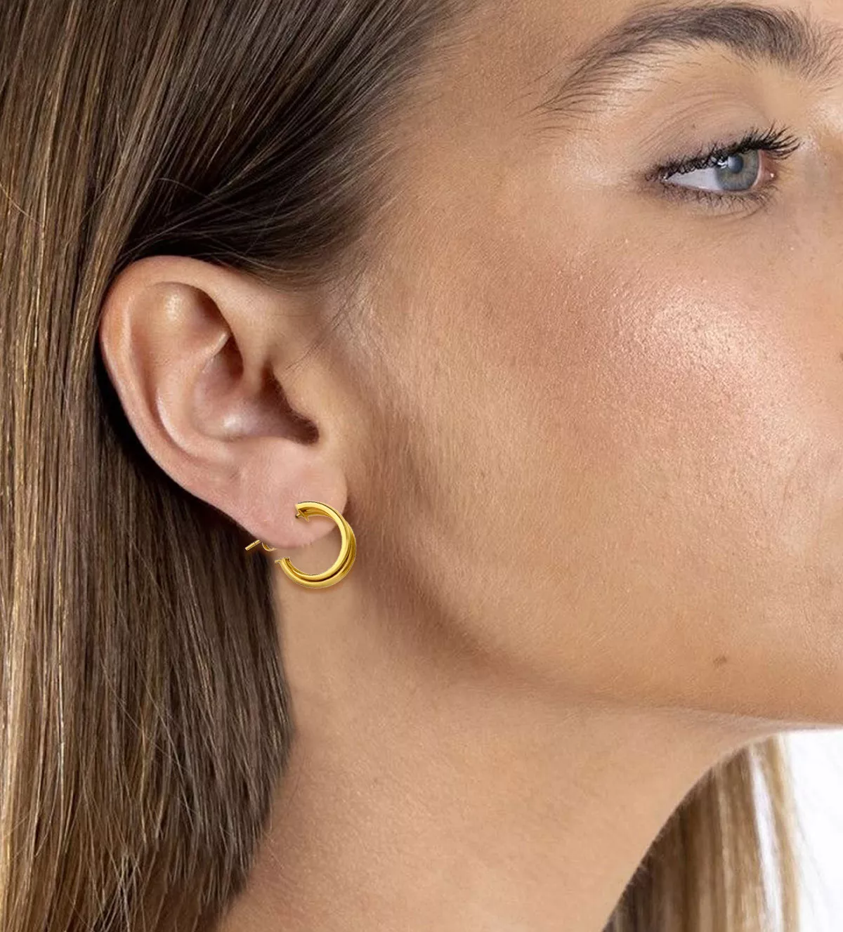 Pendientes de oro Criollas DUO pendientes de oro DUO vista con modelo femenino