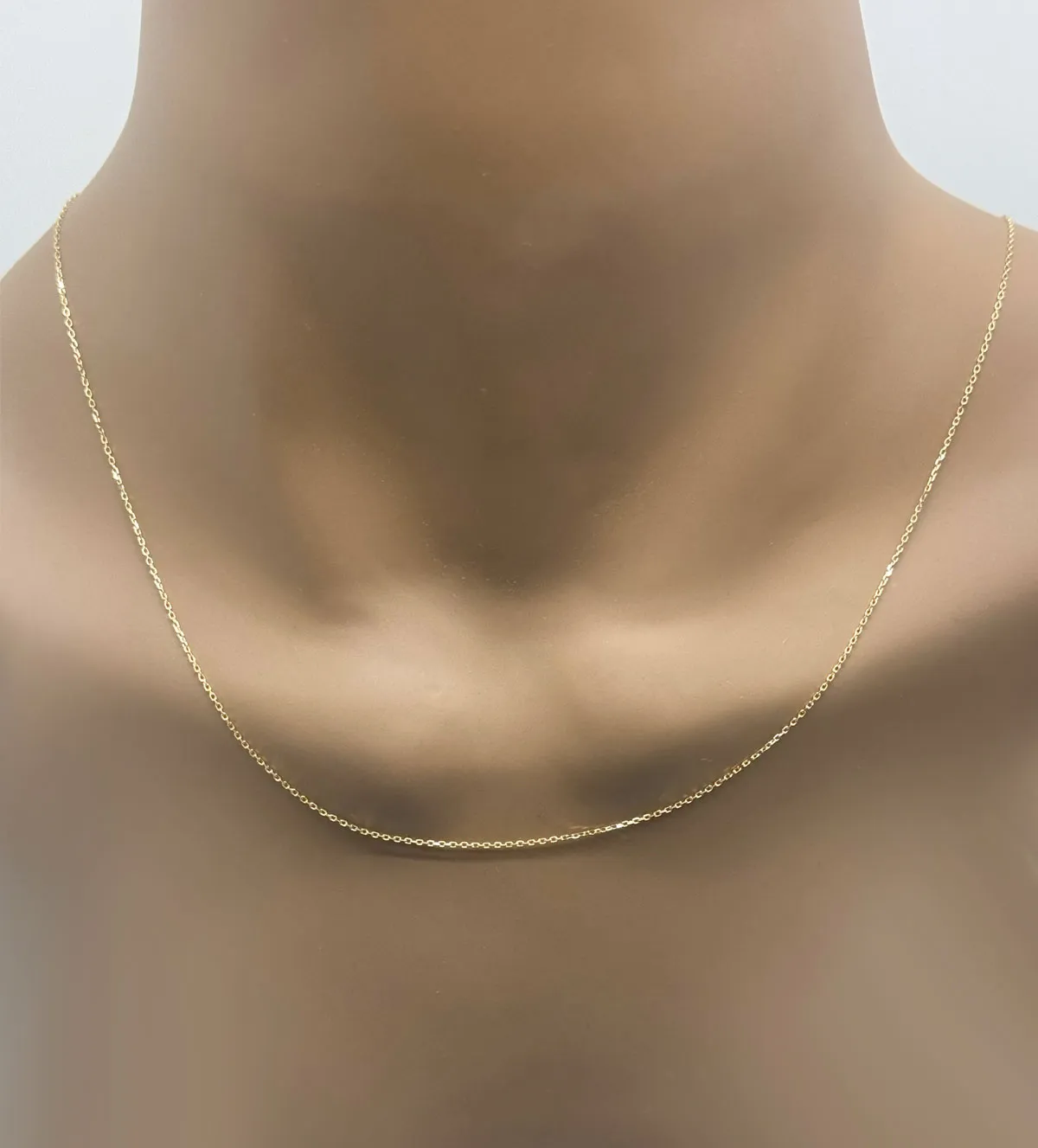 Cadena de oro amarillo 309_265 cadena-de-oro-309_265 cadena forzada foto en busto