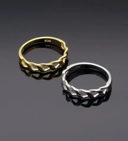 anillo de plata eslabones barbados foto principal version plata su color foto sin retoque