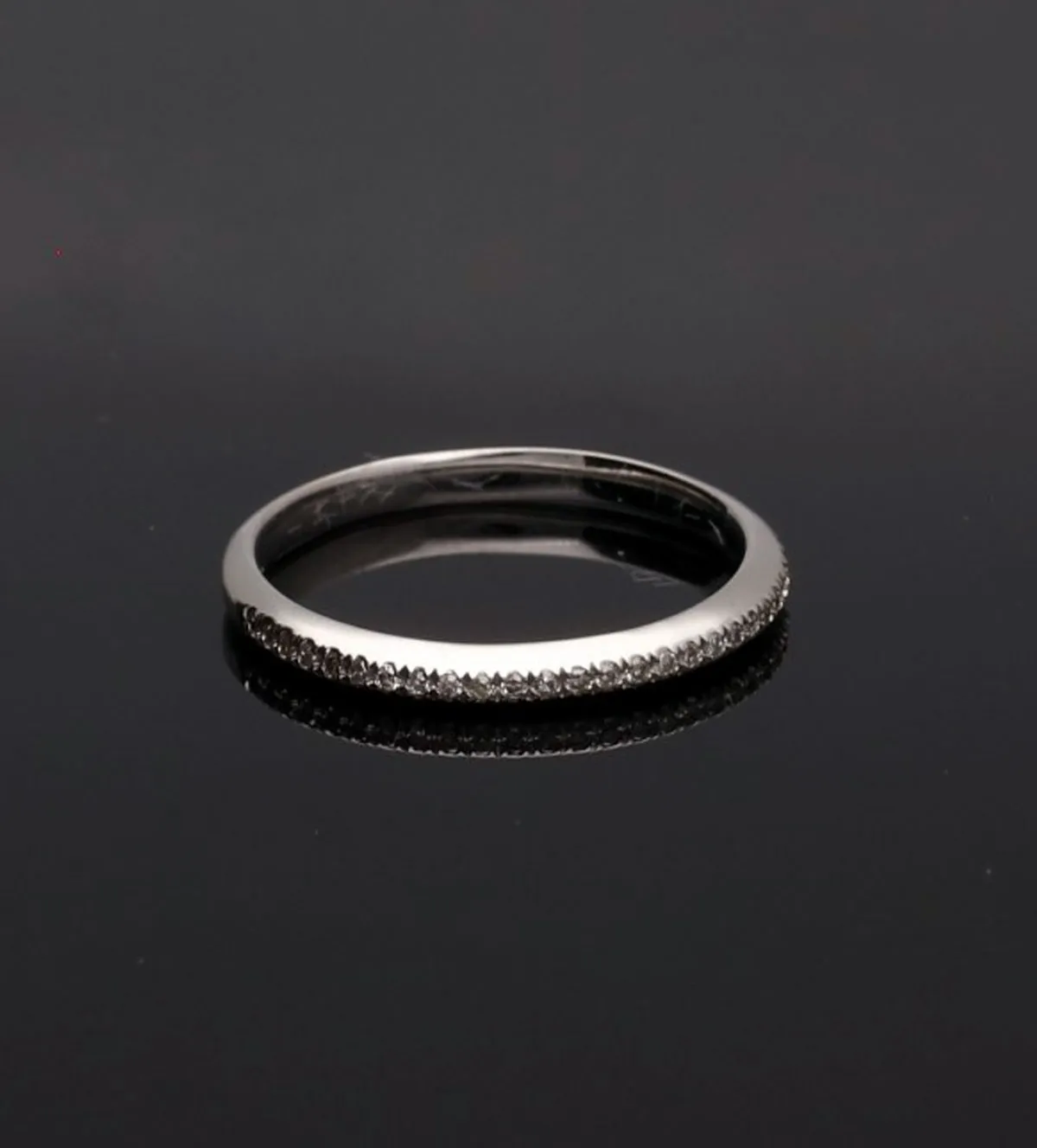 Alianza de oro blanco con 30 brillantes 0,114 ct anillo-de-compromiso-media-alianza-con-brillantes-323_1131 vista sin retoque