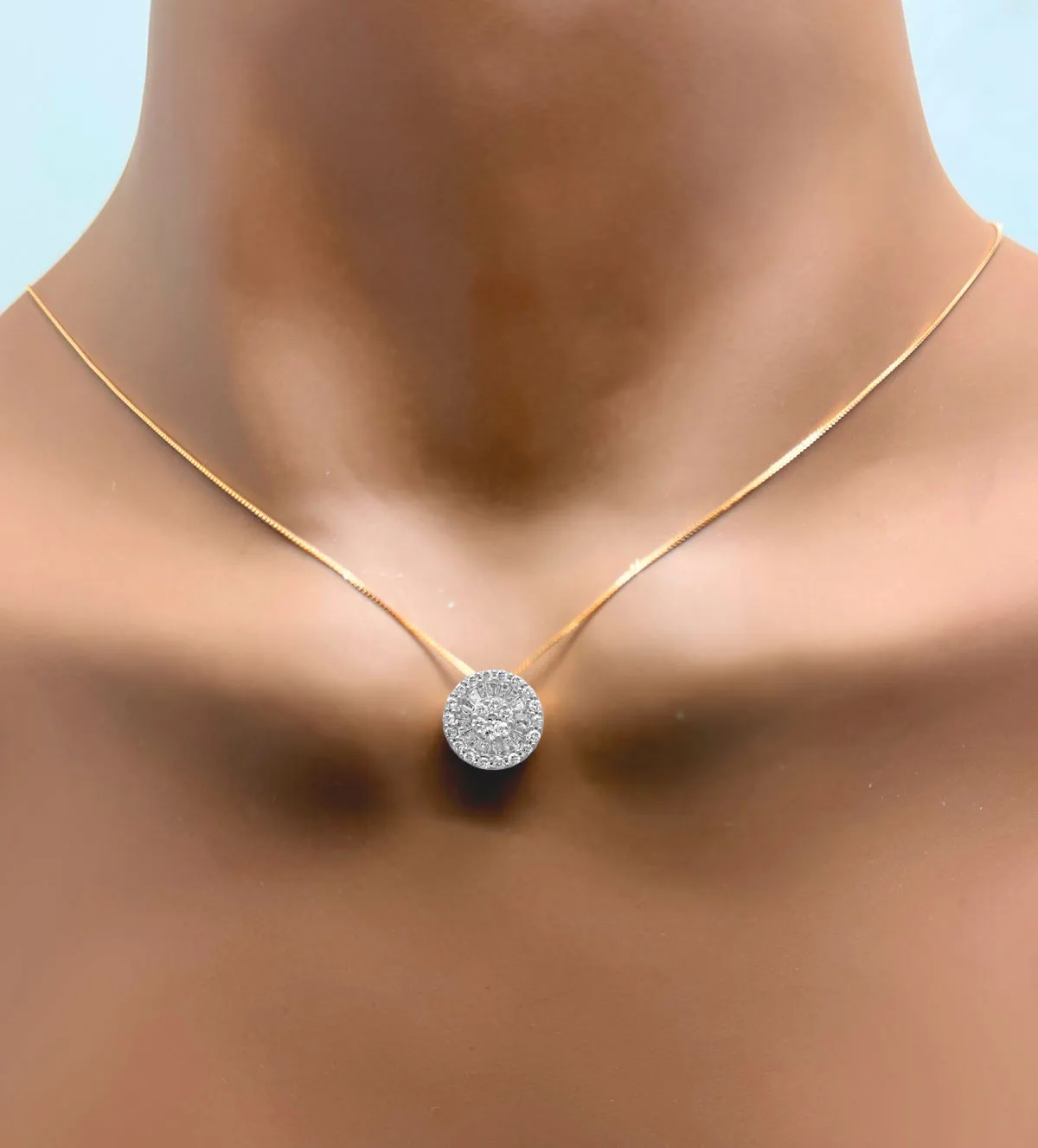 Gargantilla de oro y diamantes 243_302-00850 gargantilla de oro con diamantes roseta trapecios y brillantes foto busto