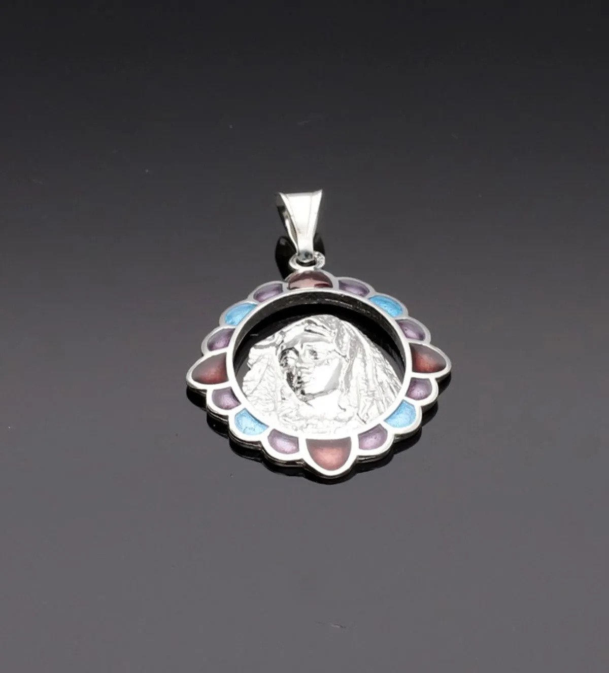 Medalla de plata Virgen de la Macarena 260_SE69 medalla-de-plata-virgen-de-la-macarena-226_SE69 foto con fondo negro