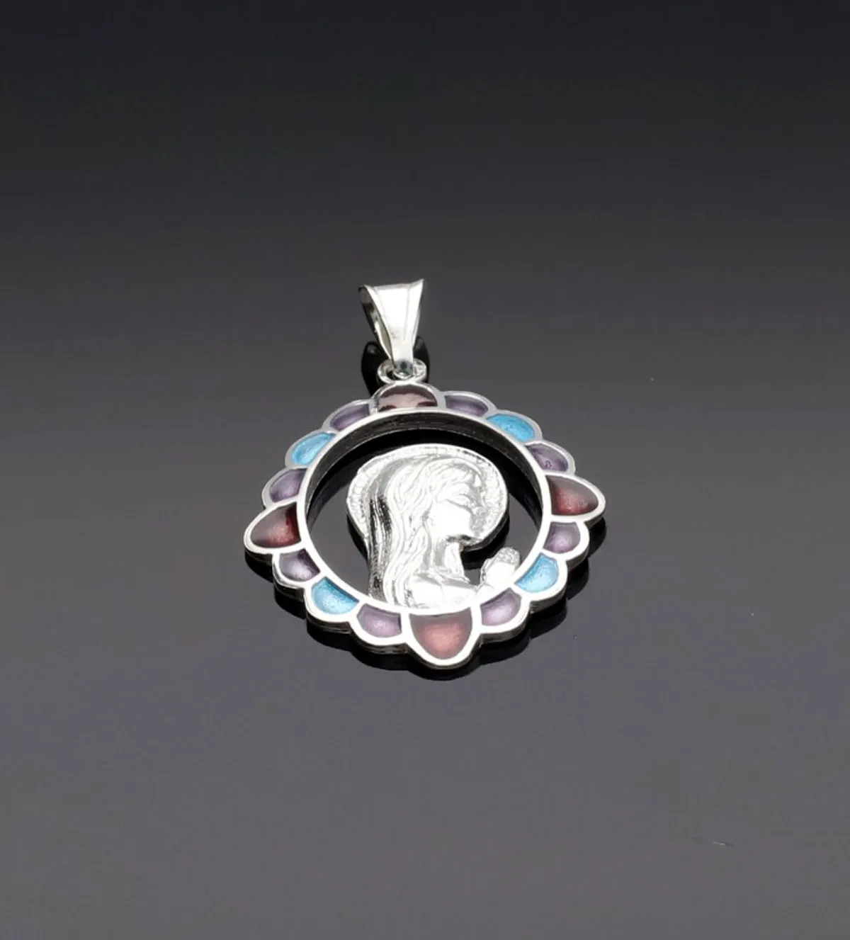 Medalla de plata Virgen Niña 260_RH240512 medalla-de-plata-virgen-nina-virgen-maria foto con fondo negro