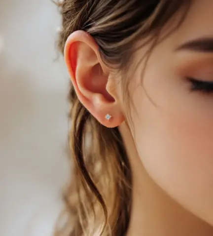 pendientes-de-oro-con-diamante-en-garra-095_484246 modelo