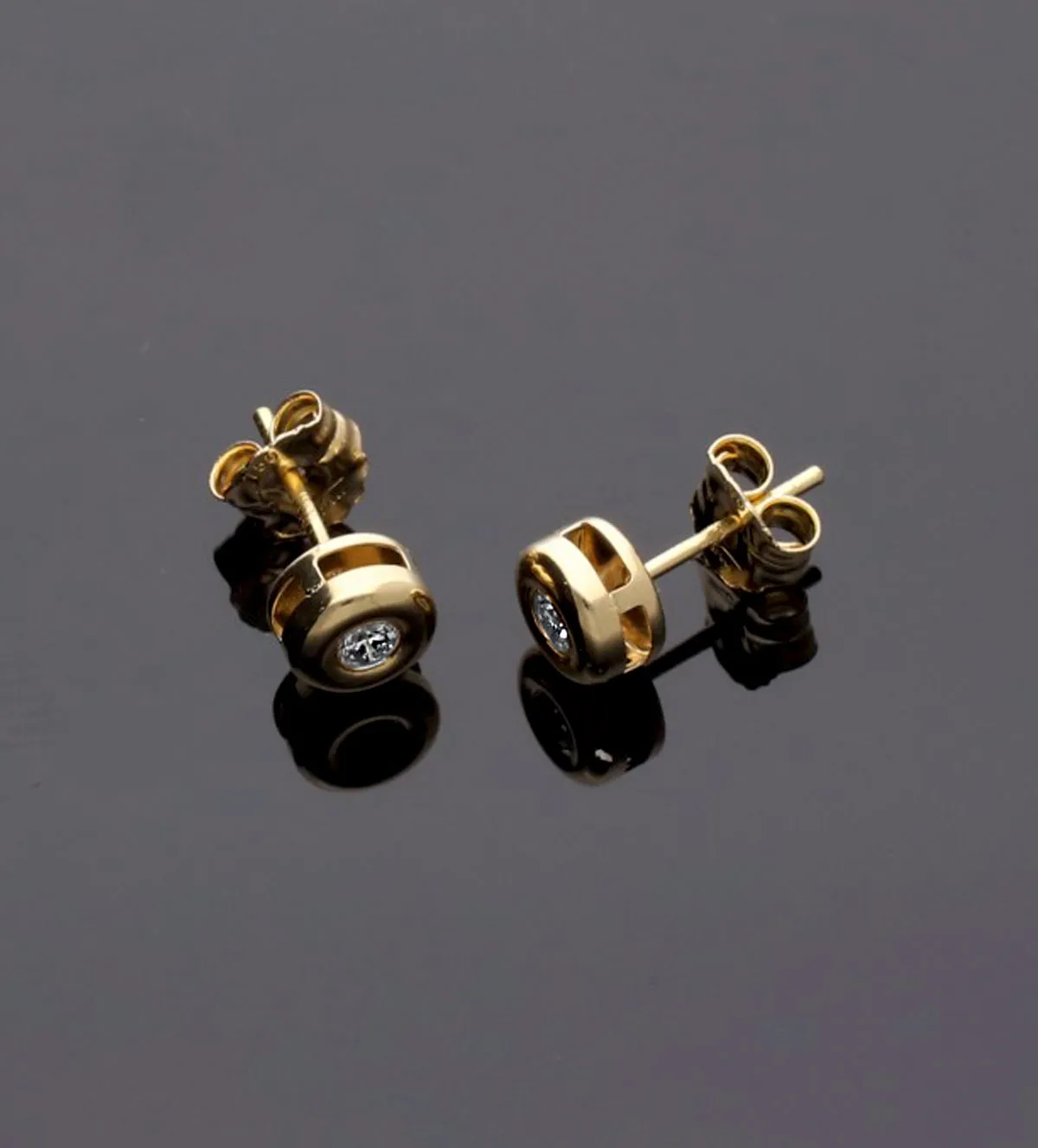 Pendientes de oro con diamantes 095_472993 pendientes-de-oro-con-diamantes-095_472993 foto sin retoque