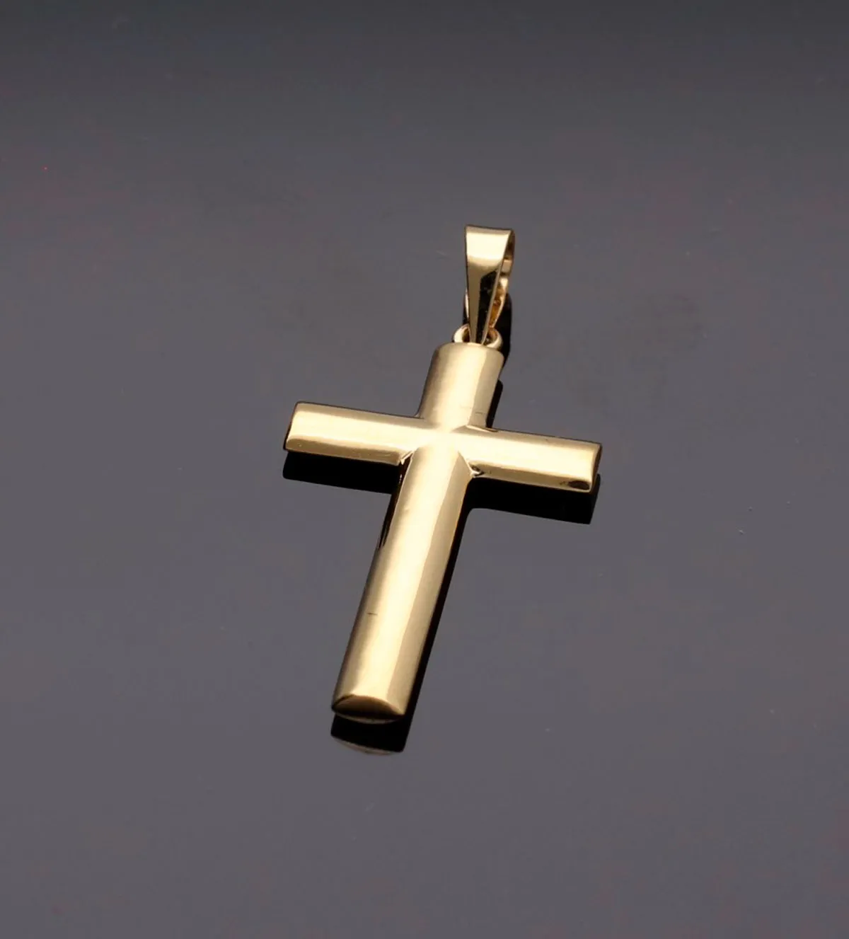 Cruz de oro amarillo 18K 036_BB_25X22 cruz-de-oro-036_BB_25X22 fondo negro