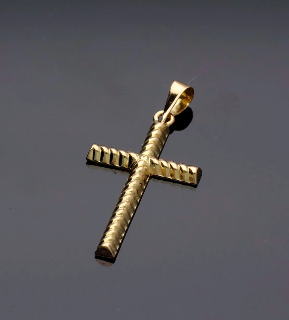 Cruz de oro 18K 036_BB_25X20 cruz-de-oro-gallones-036_BB_25X20 fondo negro