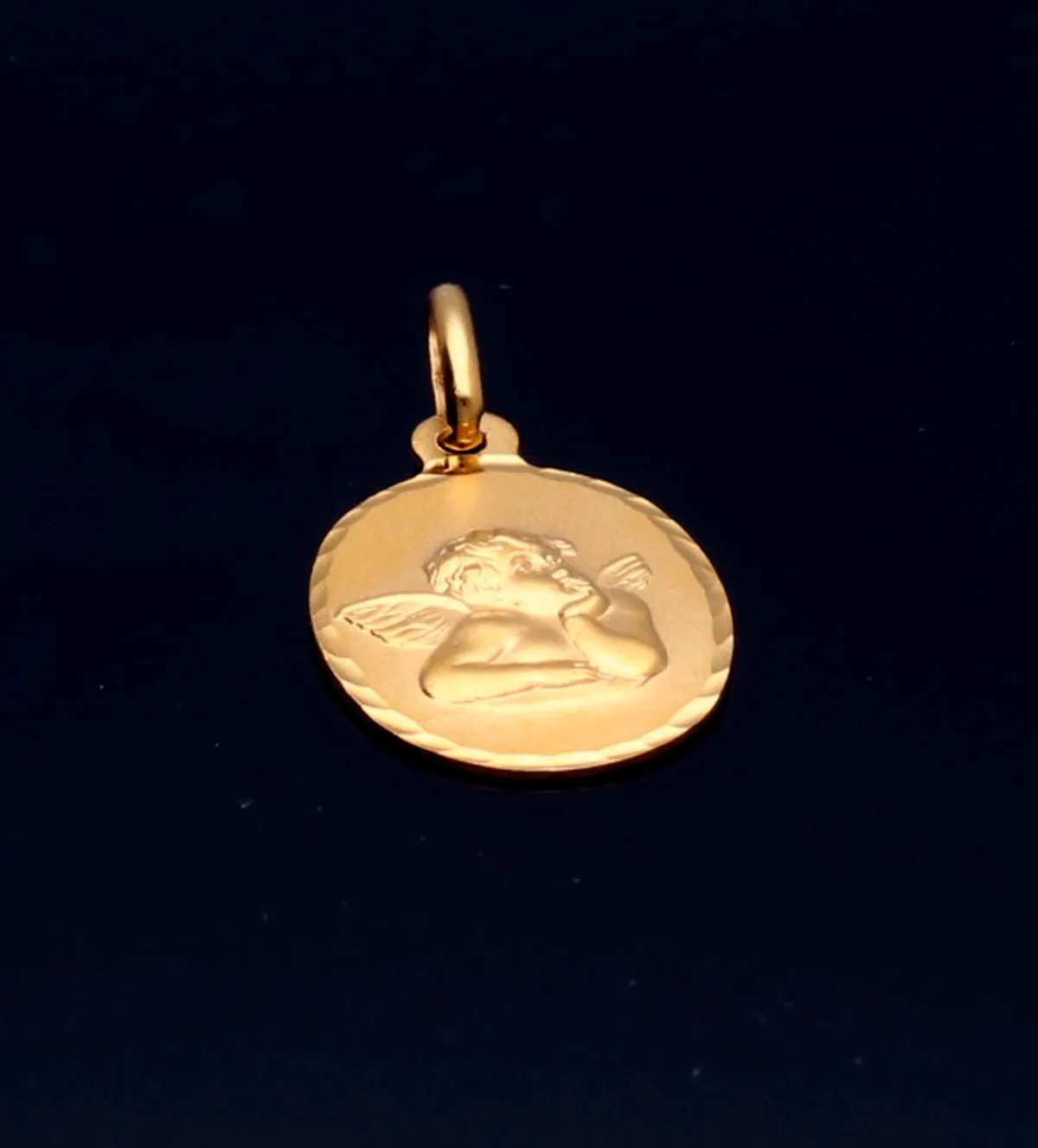 Medalla de oro Ángel de la Guarda 036_BB_25M25 medalla-de-oro-angel-de-la-guarda-036_BB_25M25 fondo negro sin retoque