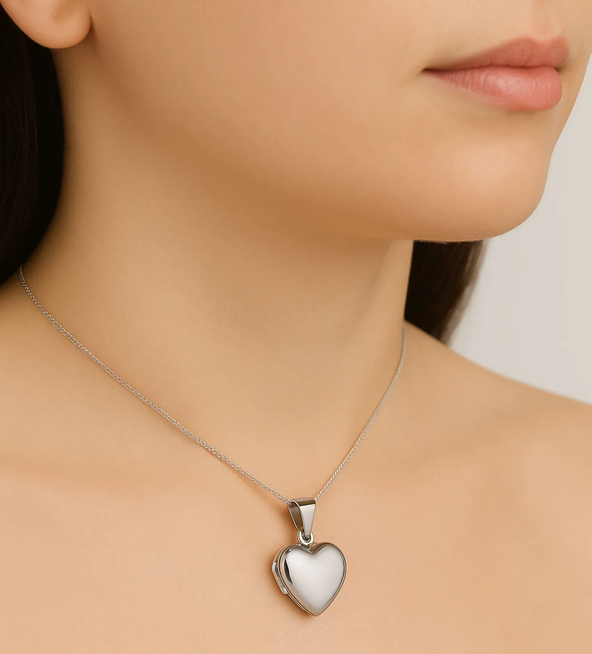 Colgante de plata Guardapelos Corazón 031_163-DIJ-P997B colgante-de-plata-corazon-031_163-DIJ-P997B modelo mujer