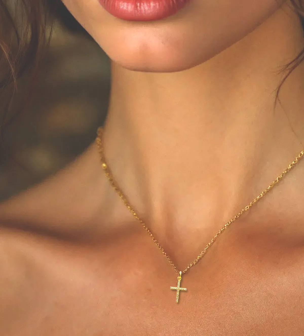 243_636-00677 cruz de oro con brillantes modelo