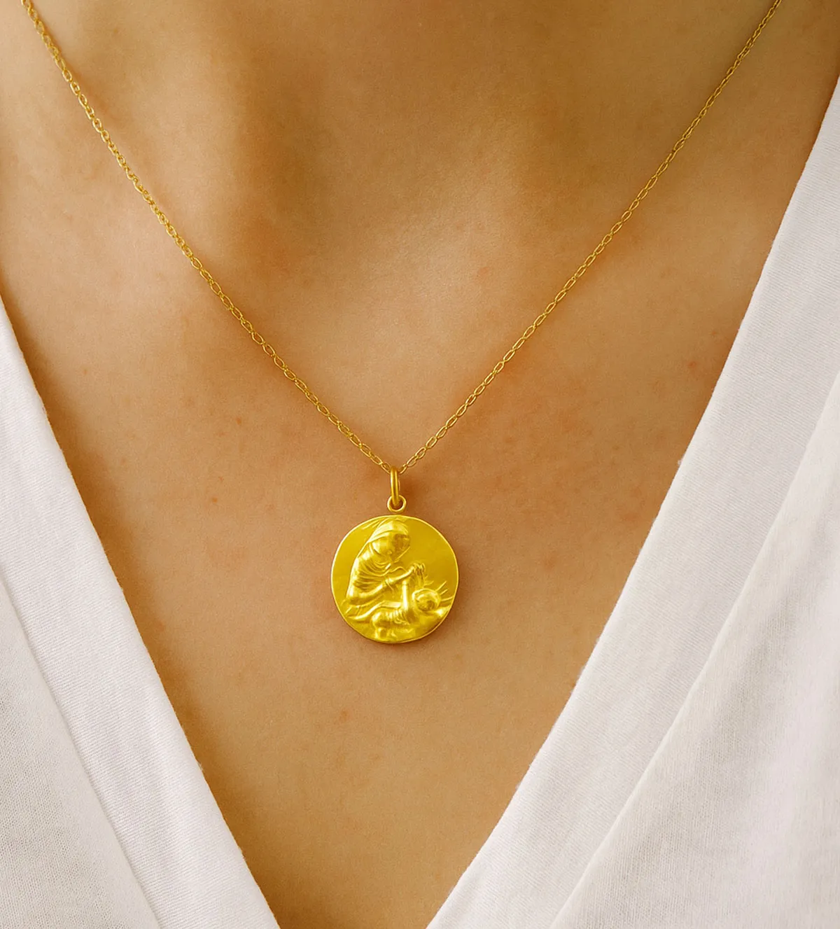 Medalla Virgen Madre en oro 268_M1-1-150 medalla-de-oro-268_M1-1-150 modelo