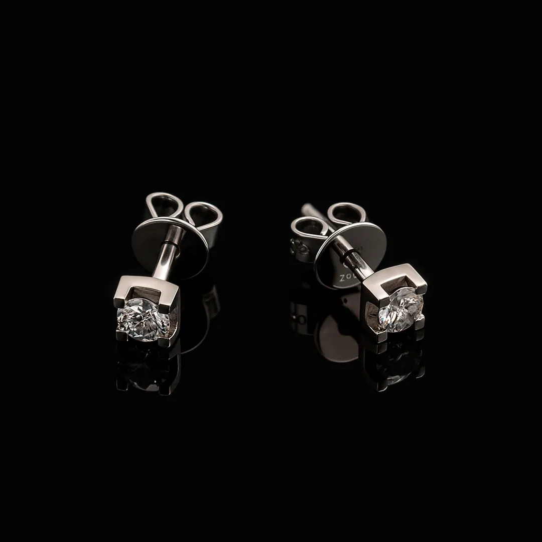 Pendientes de oro blanco con brillantes 036_BB_25TB3 pendientes-de-oro-blanco-con-brillantes-036_BB_25TB3 toma sin retoque fotografico