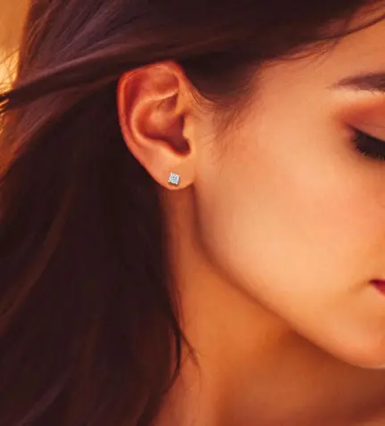 pendientes-de-oro-blanco-con-brillantes-036_BB_25TB3 toma modelo