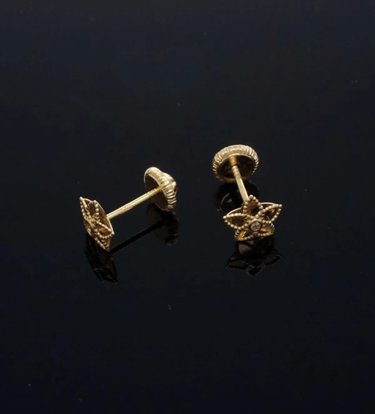 Pendientes de bebe oro 18k forma flor 323_22384 pendientes-de-bebe-oro-amarillo-18k-323_22384 modelo sin retoque