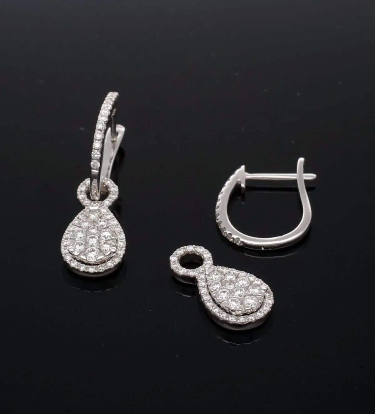 Pendientes de oro blanco 18k y diamantes 289_04420689PFB pendientes-de-oro-blanco-18k-con-diamantes-289_04420689PFB toma real