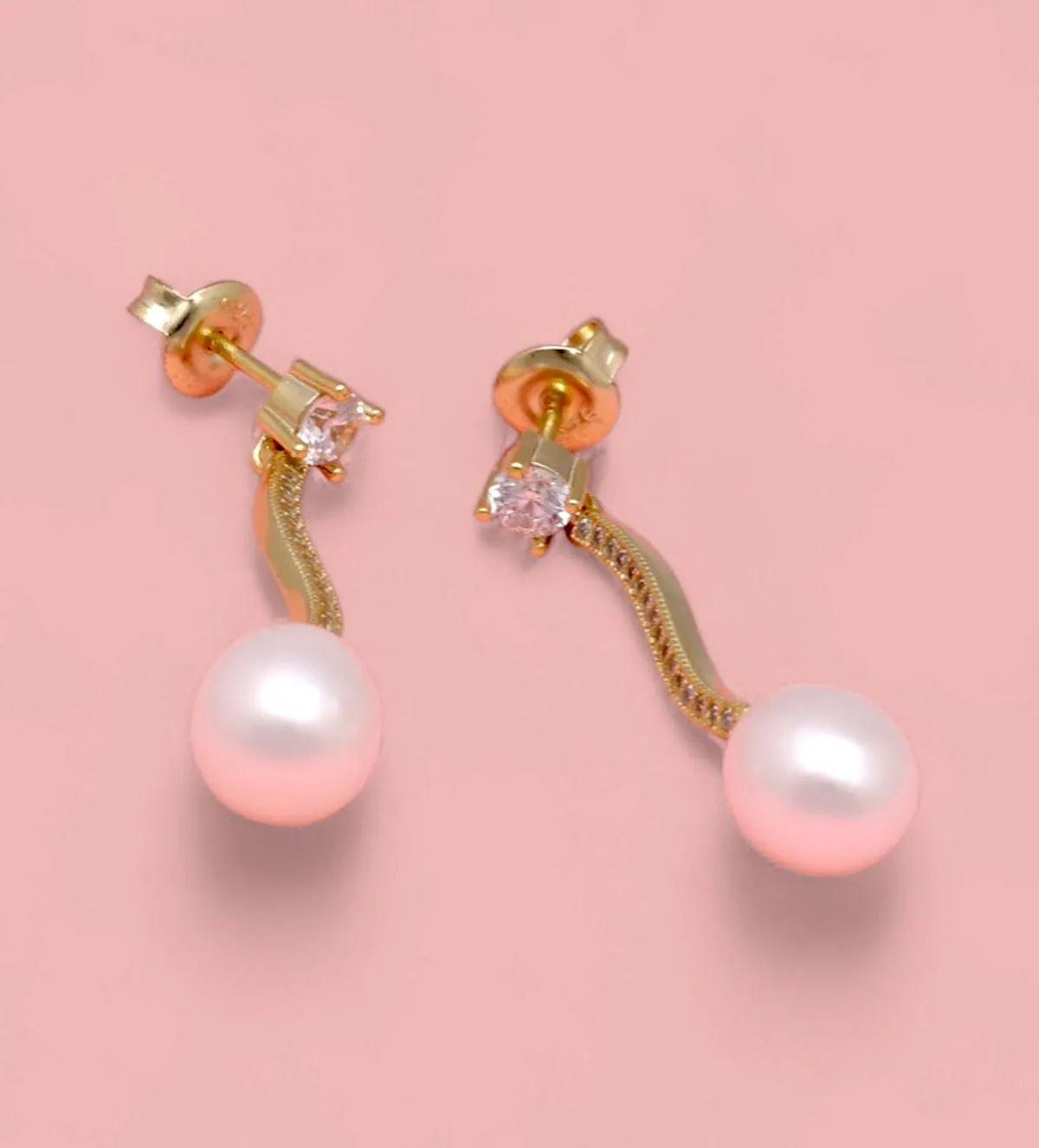 Pendientes de plata chapada largos con circonitas y perlas 136_AD6200 pendientes-de-plata-chapada-con-circones-y-perlas-cultivadas-136_AD6200 foto sin retoque