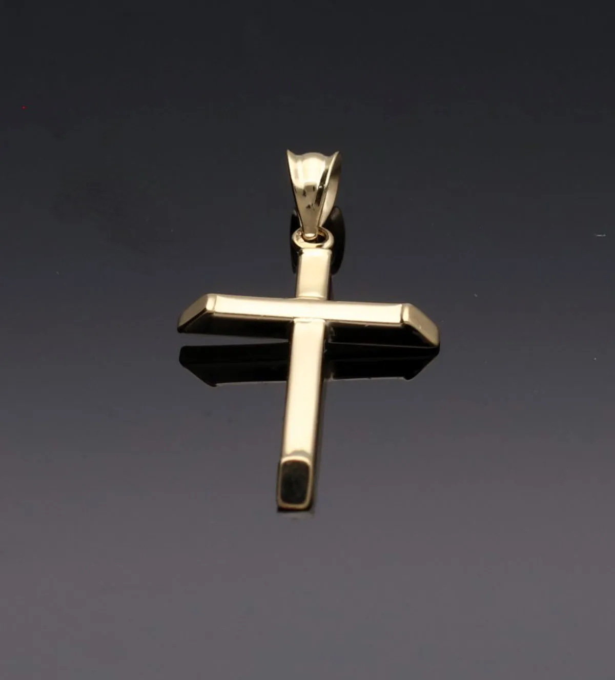 Cruz de oro 18K 243_139-1352 cruz-de-oro-18k-243_139-1352 fondo negro sin retoque