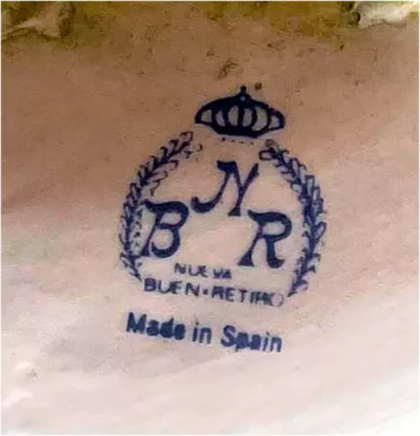 Colibri Rojo en porcelana Nuevo Buen Retiro color movimiento y delicadeza23