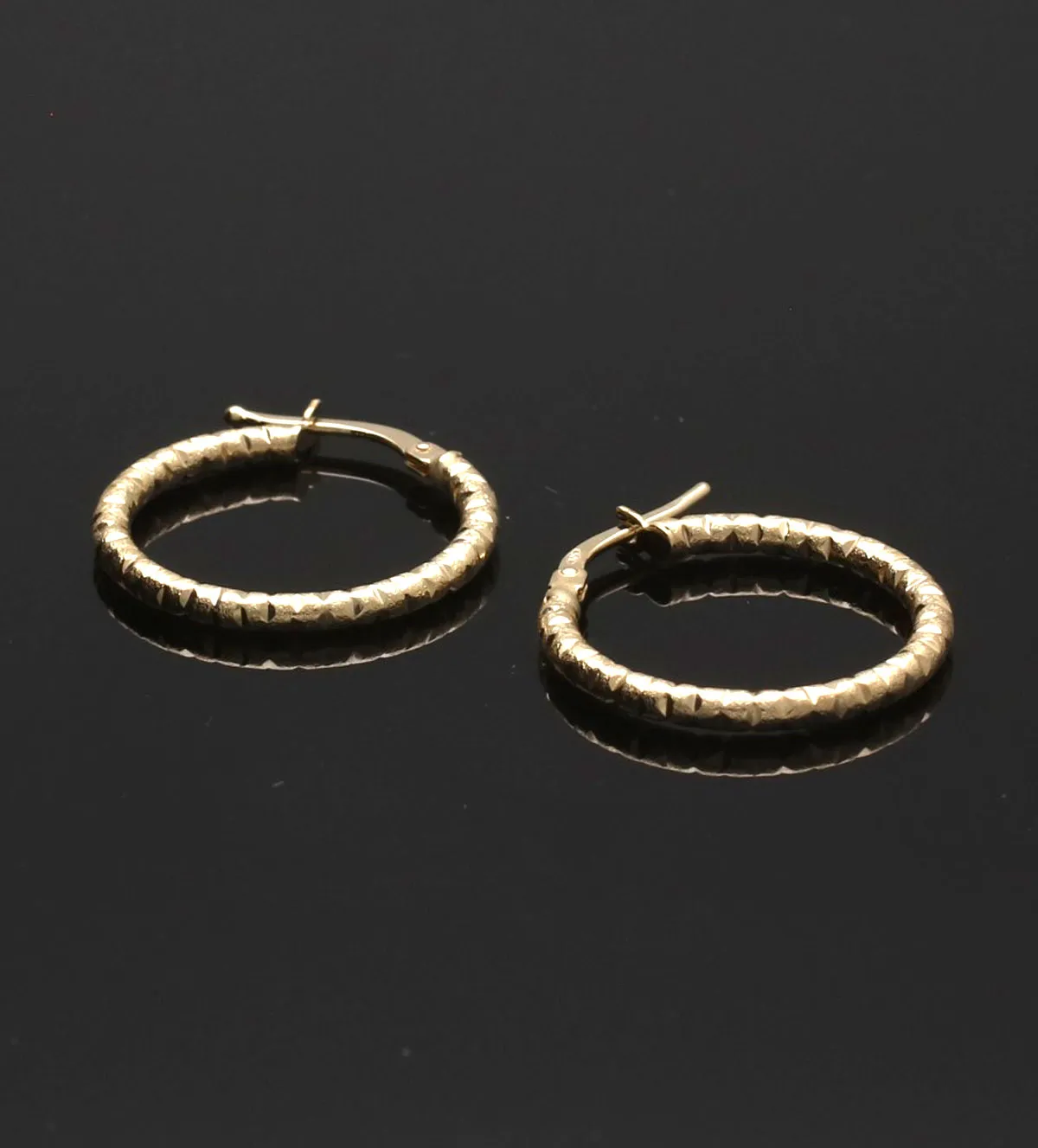 Pendientes de oro 9k criollas chanela abollada 309_9K350-51-52 pendientes-de-oro-18k-aros-309_9K350-351-352_05