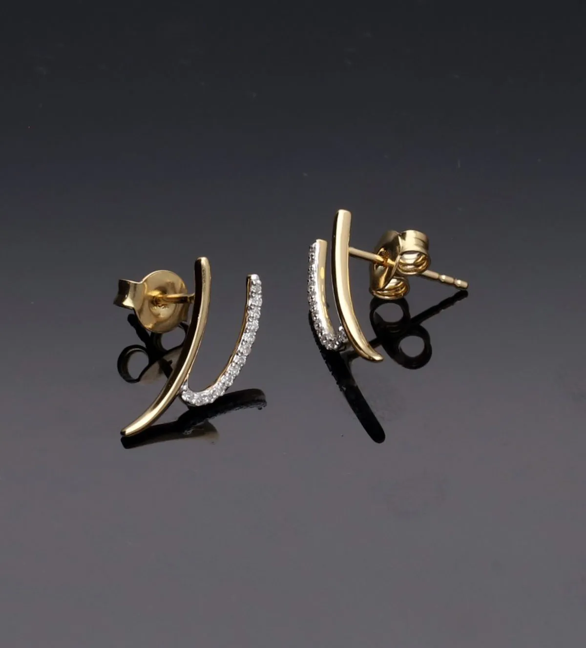 Pendientes de oro bicolor 18K con diamantes 243_365-01392 pendientes-de-oro-bicolor-18k-y-brillantes-243_365-01392 fondo negro sin retoque