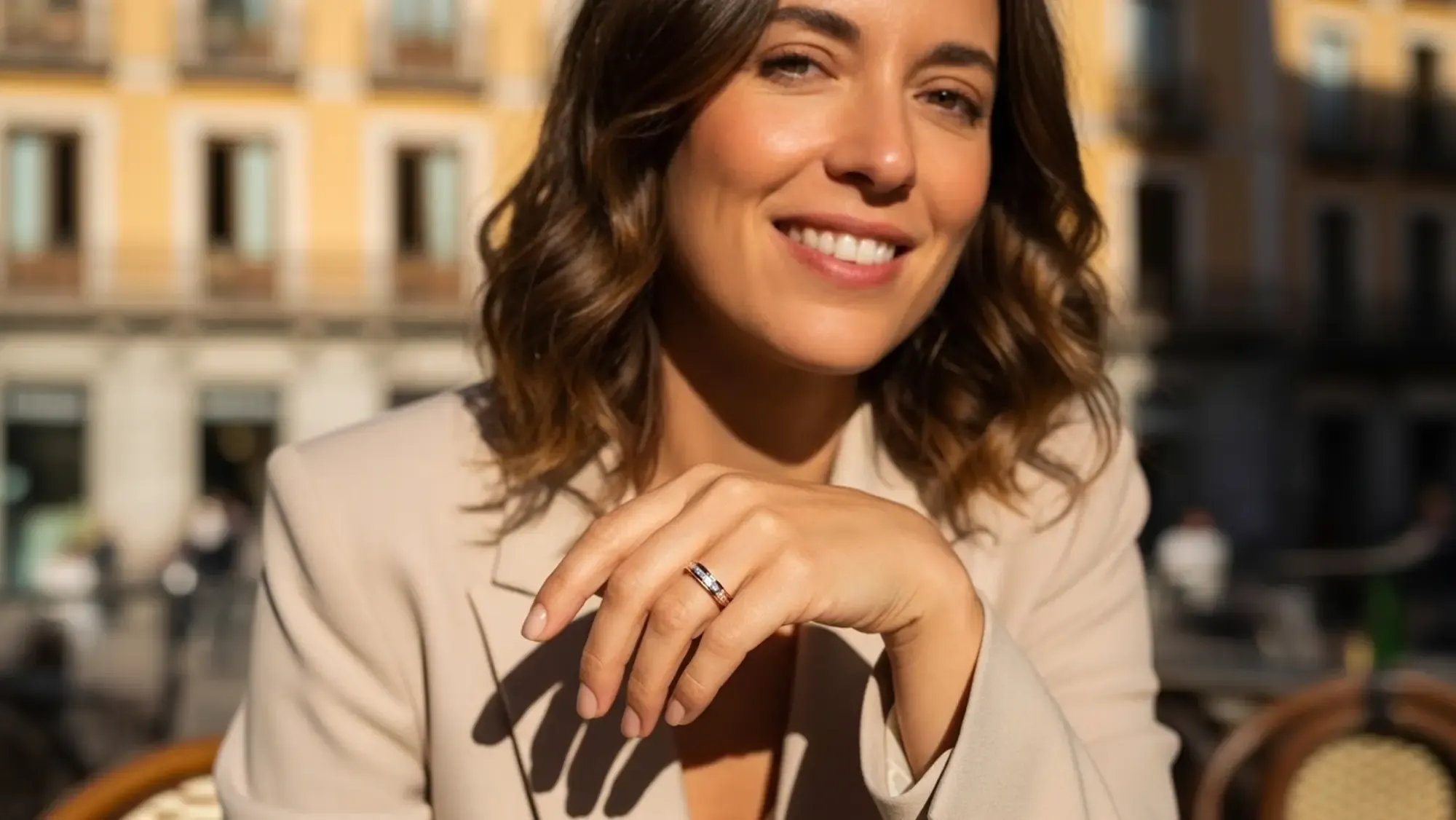 Anillos de acero y otros materiales 5 diseños poderosos que combinan estilo y resistencia