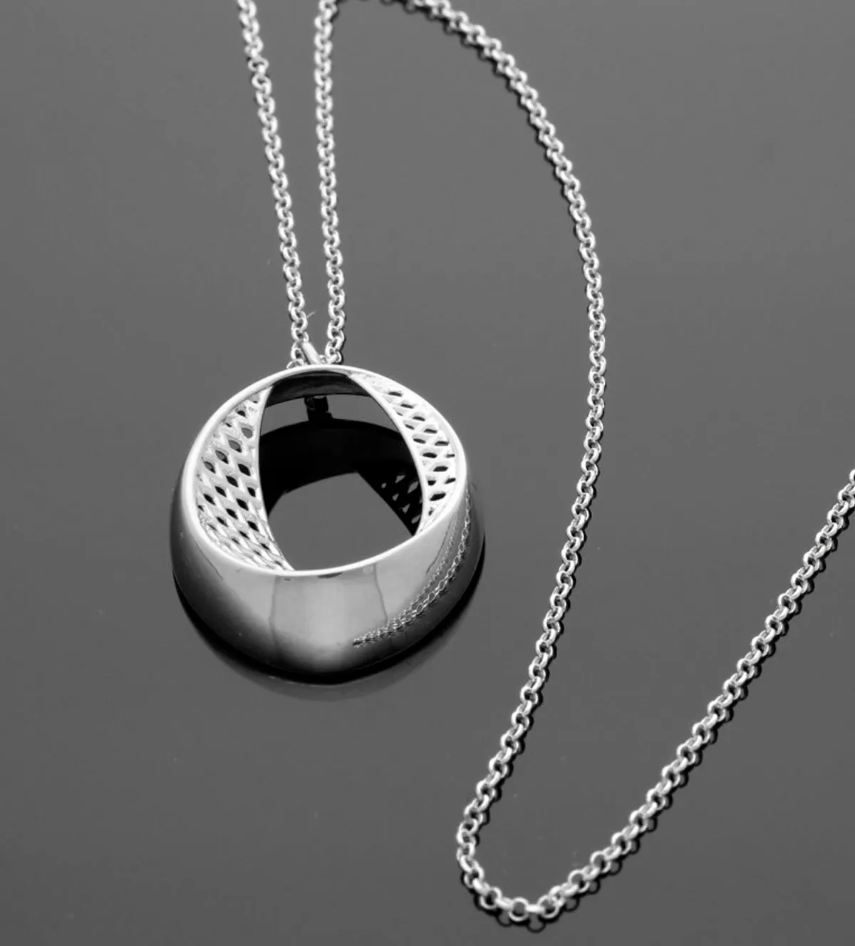 Gargantilla de plata círculo con rejilla 266_0210771 gargantilla-de-plata-266_0210771-1-1-20MM._05