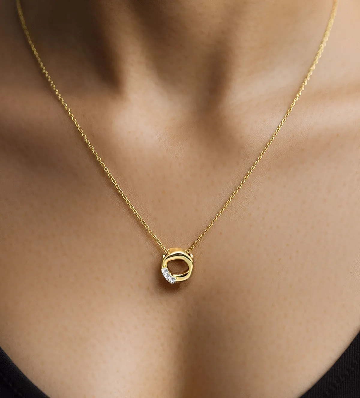 Gargantilla de plata con circones 266_0211117 gargantilla-de-plata-chapada-266_0211117-2-1-1-13MM_10 modelo mujer