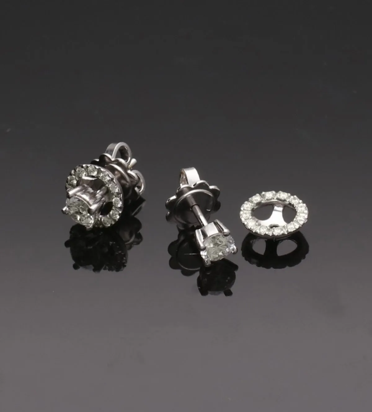 Pendientes de oro blanco 18K. 2 en 1 con brillantes 169_ORL100-62 pendientes-de-oro-blanco-18-ktes-con-brillantes-2-en-1-desmontables-169__ORL100-62_05 toma sin retoque fondo negro