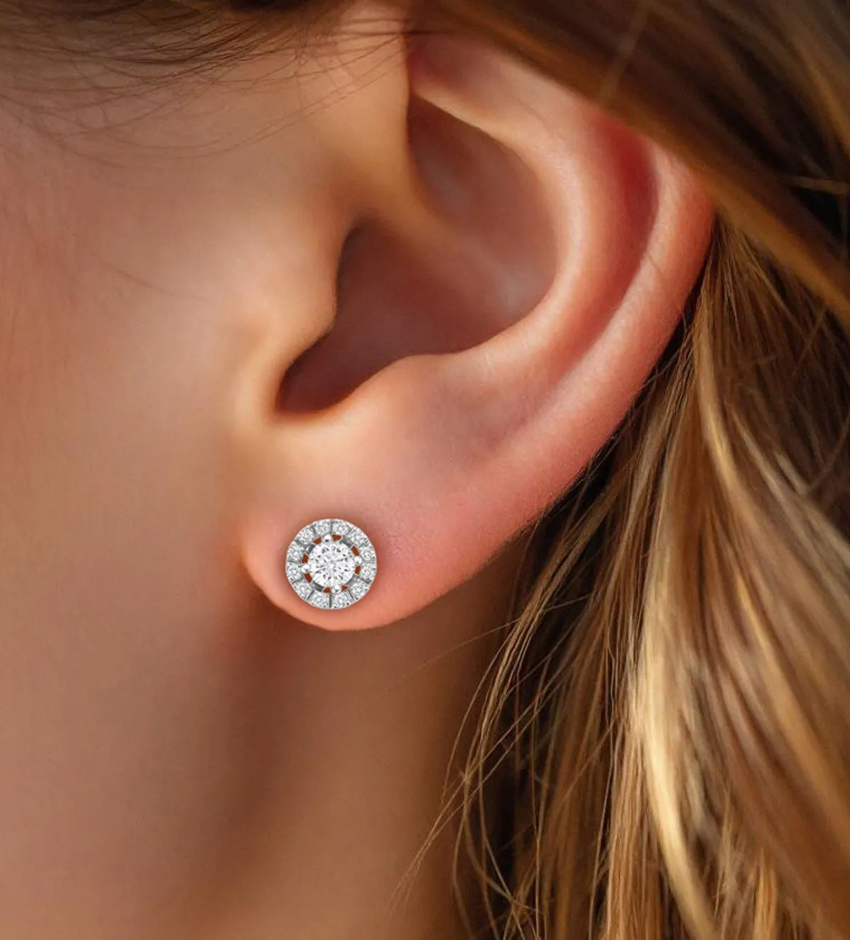 Pendientes de oro blanco 18K. 2 en 1 con brillantes 169_ORL100-62 pendientes-de-oro-blanco-18-ktes-con-brillantes-2-en-1-desmontables-169__ORL100-62_12 modelo mujer