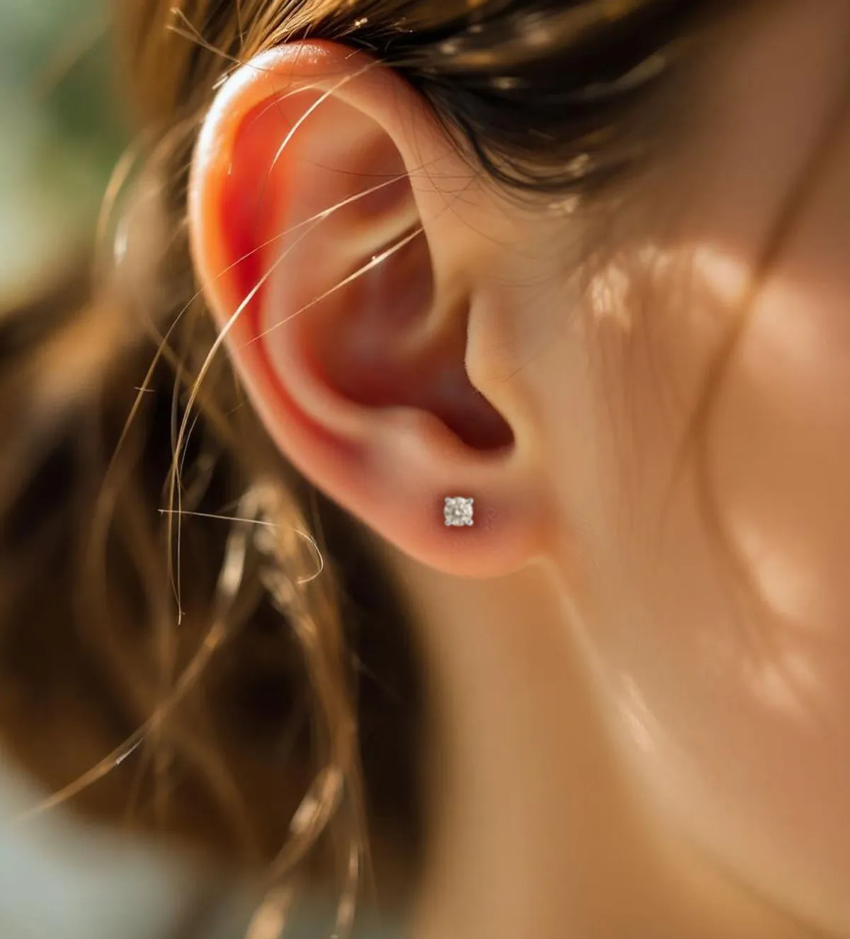 Pendientes de oro blanco 18K. 2 en 1 con brillantes 169_ORL100-62 pendientes-de-oro-blanco-18-ktes-con-brillantes-2-en-1-desmontables-169__ORL100-62_11 modelo mujer