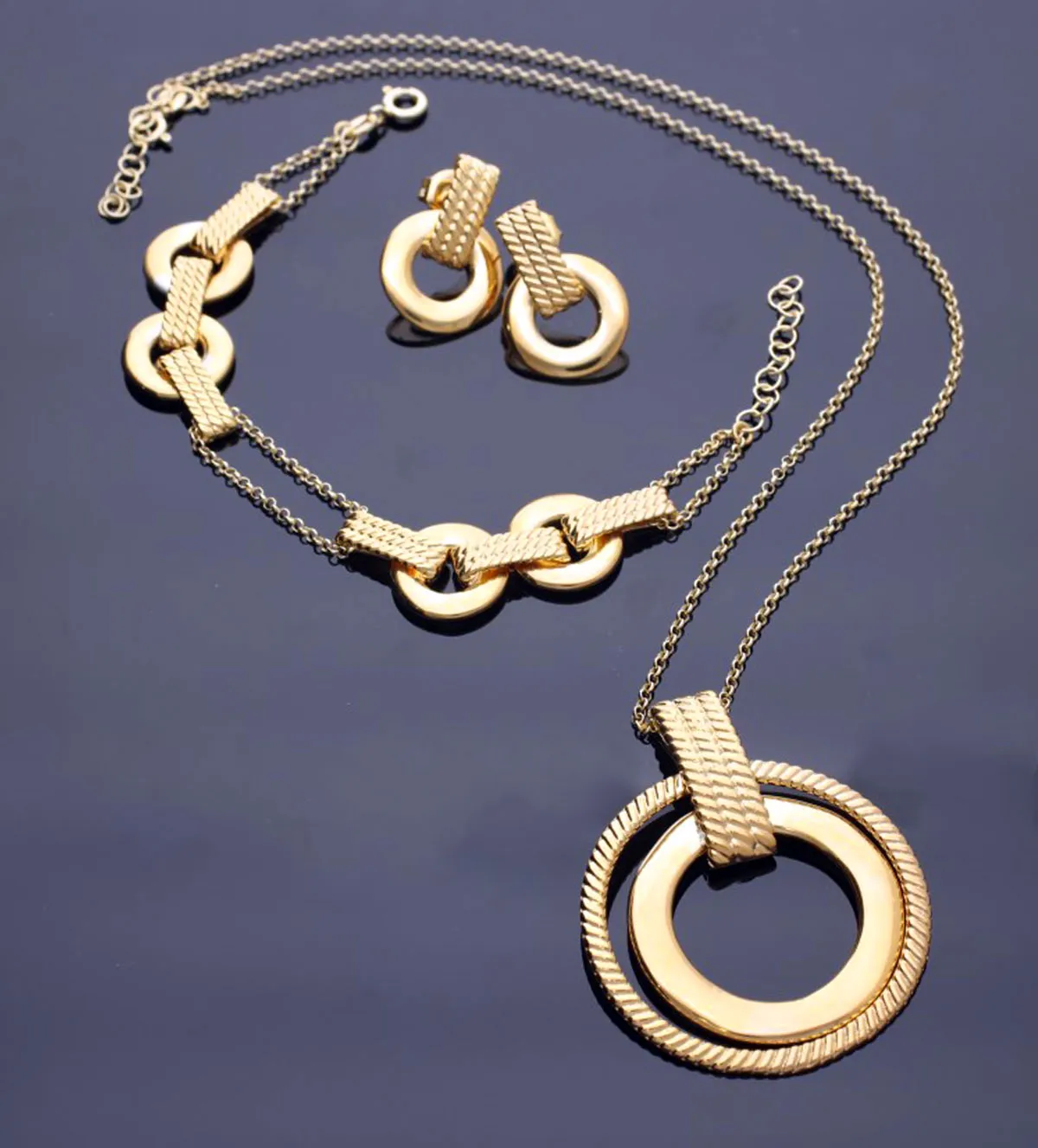 Pendientes de plata circulo y gallones 266_0111070 vista del conjuntp de plata chapada 266_266_1070