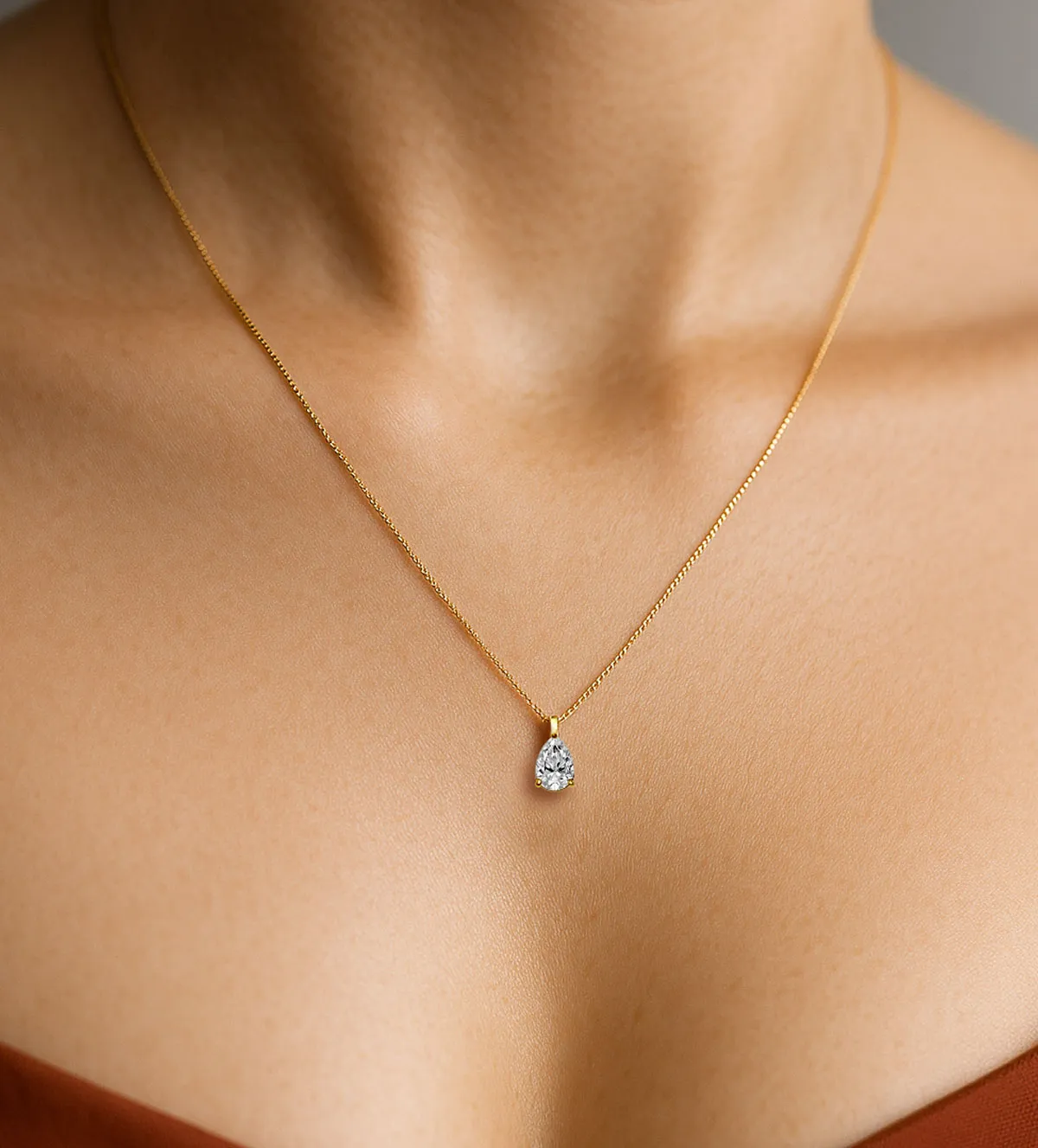 Gargantilla de oro 18k con brillante pera 243_765-00656 gargantilla de oro 18k con diamante talla pera 243_765-00656_10