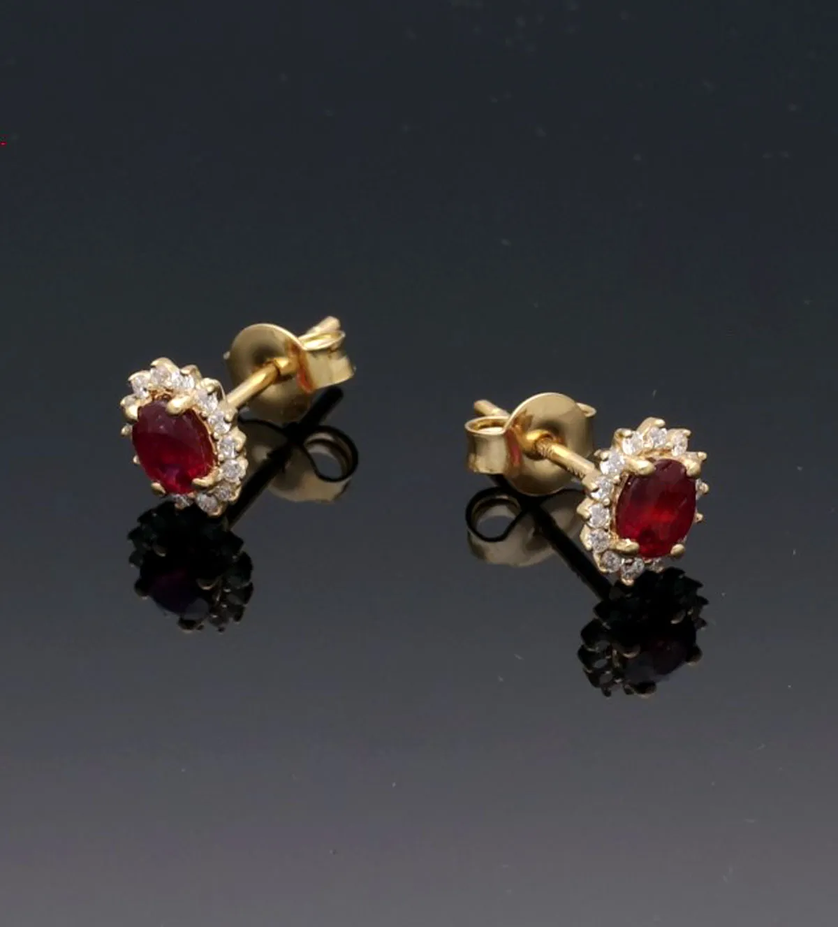 Pendientes de oro 18k con piedra preciosa orlada de brillantes 243_376-0055X pendientes de oro ley 18k con rubi y brillantes 243_376-00552_05