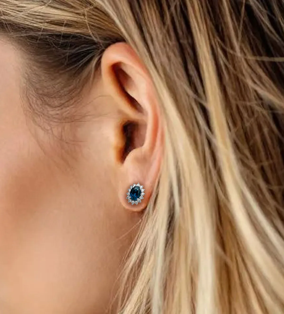 Pendientes de oro 18k con piedra preciosa orlada de brillantes 243_376-0055X pendientes de oro ley 18k con zafiro y brillantes 243_376-00553_10